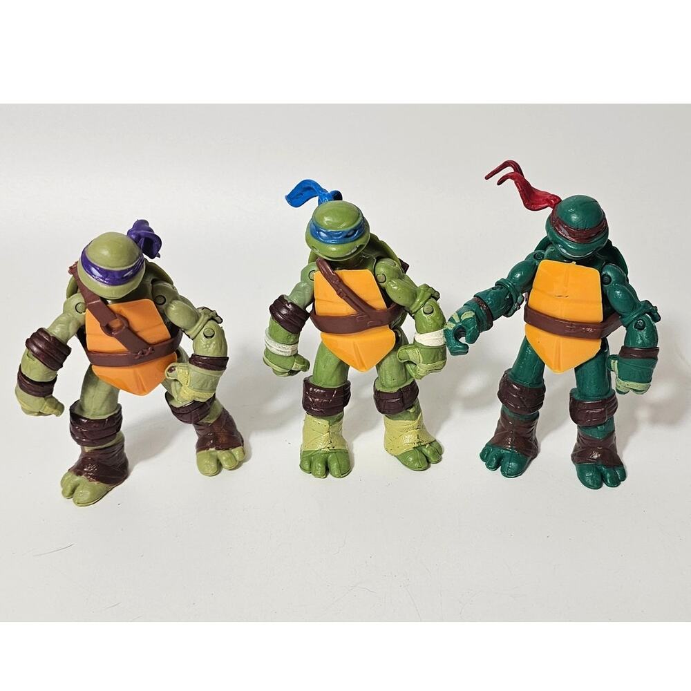 Teenage Mutant Ninja Turtles 2012 Action Figure Leonardo Raphael Donatello